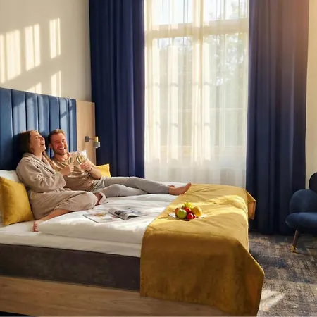 מלון H24 Parkhotel 3*