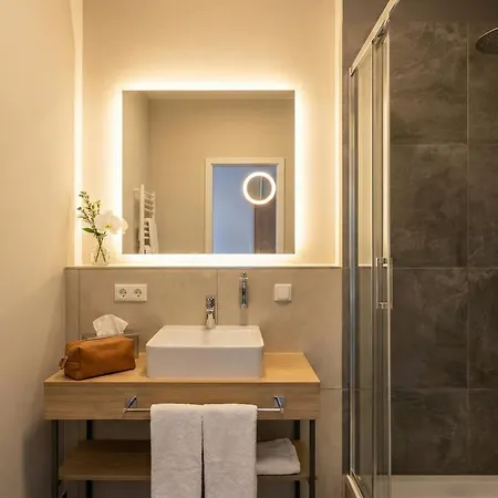 H24 Parkhotel ثال