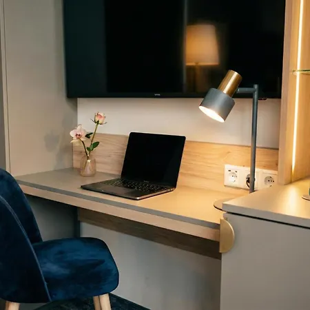 H24 Parkhotel 3* ثال