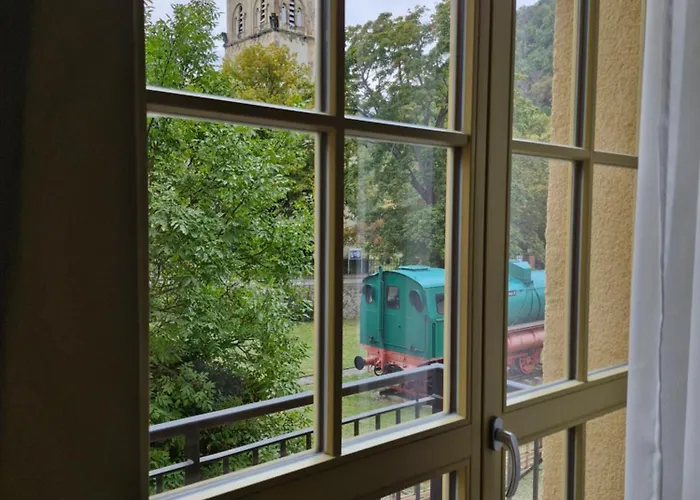 H24 Parkhotel 3* ثال