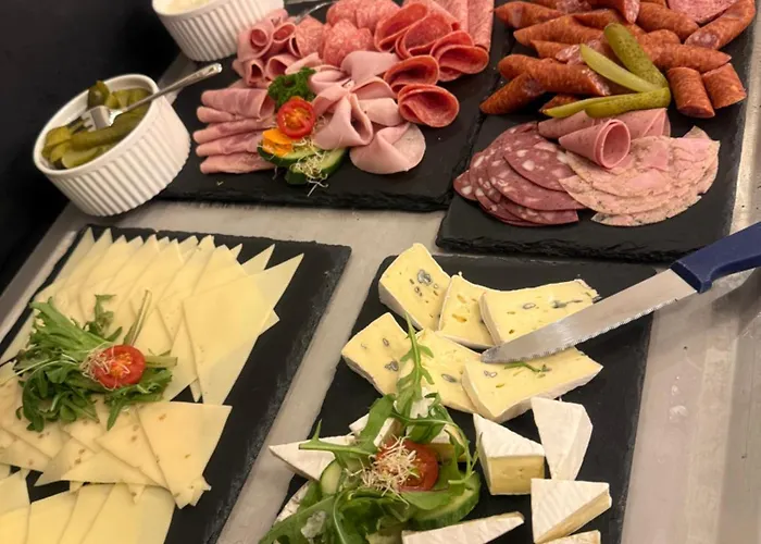 H24 Parkhotel فندق