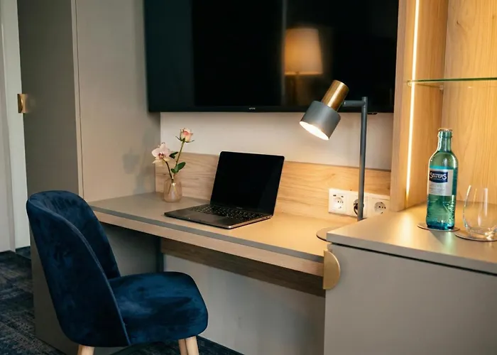 H24 Parkhotel 3* ثال