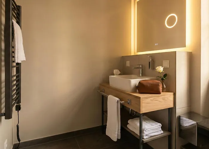 H24 Parkhotel فندق ثال