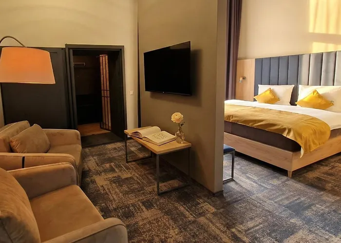 H24 Parkhotel فندق ثال