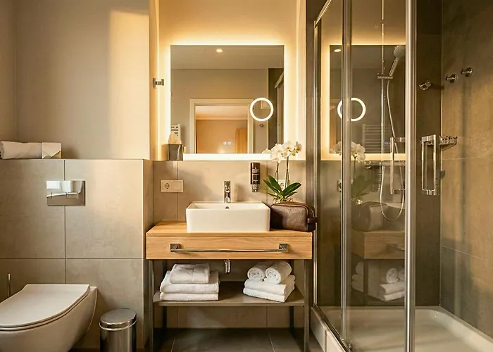 H24 Parkhotel 3* ثال